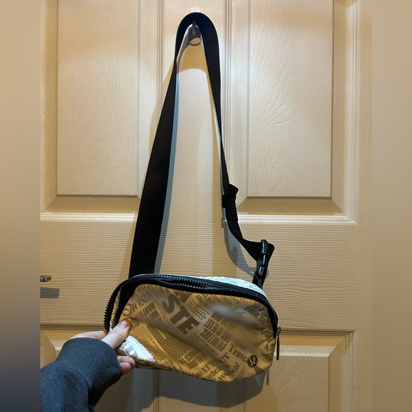 Black and White Lulu Cross Body - Picture 1 of 6